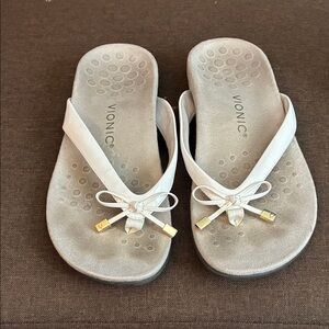 Vionic White Sandals with Gold Tips